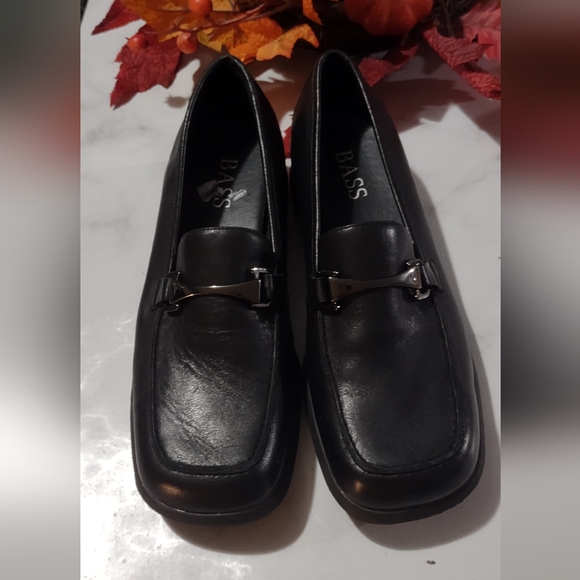 Bass shoes for women size 6.5 - Picture 1 of 7